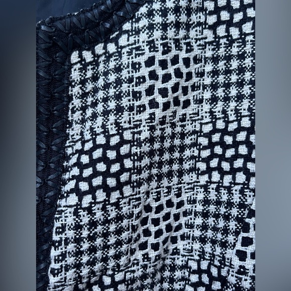 🔥🖤Gorgeous,rich Neiman Marcus wool blend/leather trim blazer size 12. Stunning - Picture 5 of 7